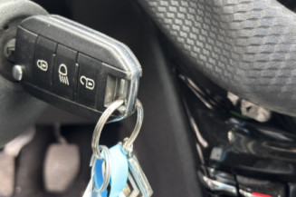 PEUGEOT 2008 1 PHASE 1 1.2 PURETECH - 12V TURBO