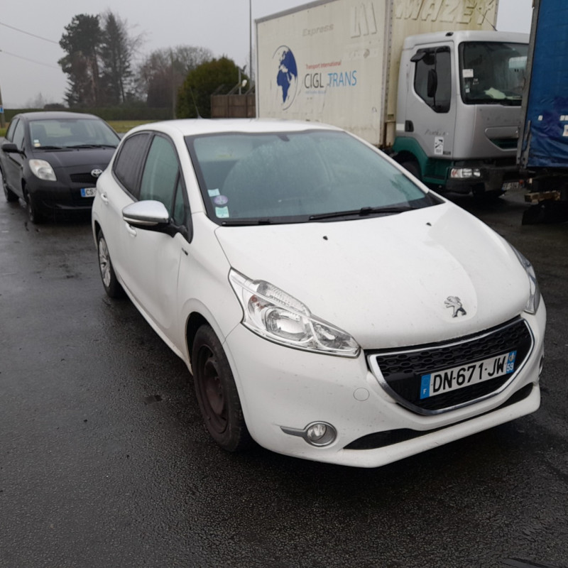 PEUGEOT 208 1 PHASE 1 1.2 VTI - 12V Photo n°3