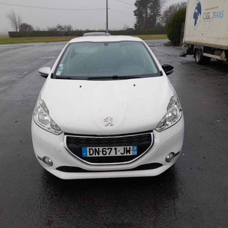 PEUGEOT 208 1 PHASE 1 1.2 VTI - 12V Photo n°5