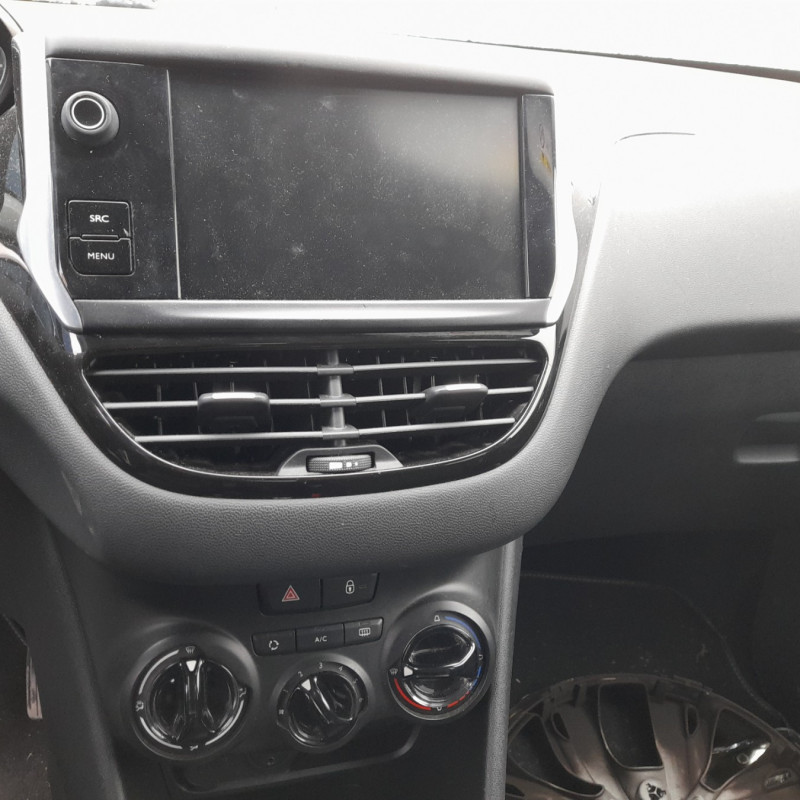 PEUGEOT 208 1 PHASE 1 1.2 VTI - 12V Photo n°9