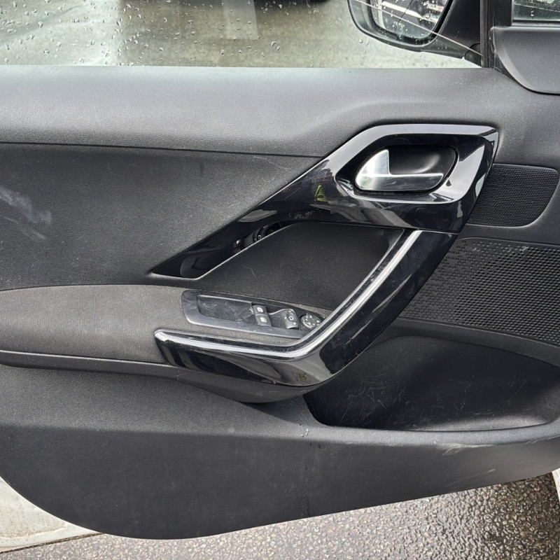 PEUGEOT 208 1 PHASE 1 1.2 VTI - 12V Photo n°21