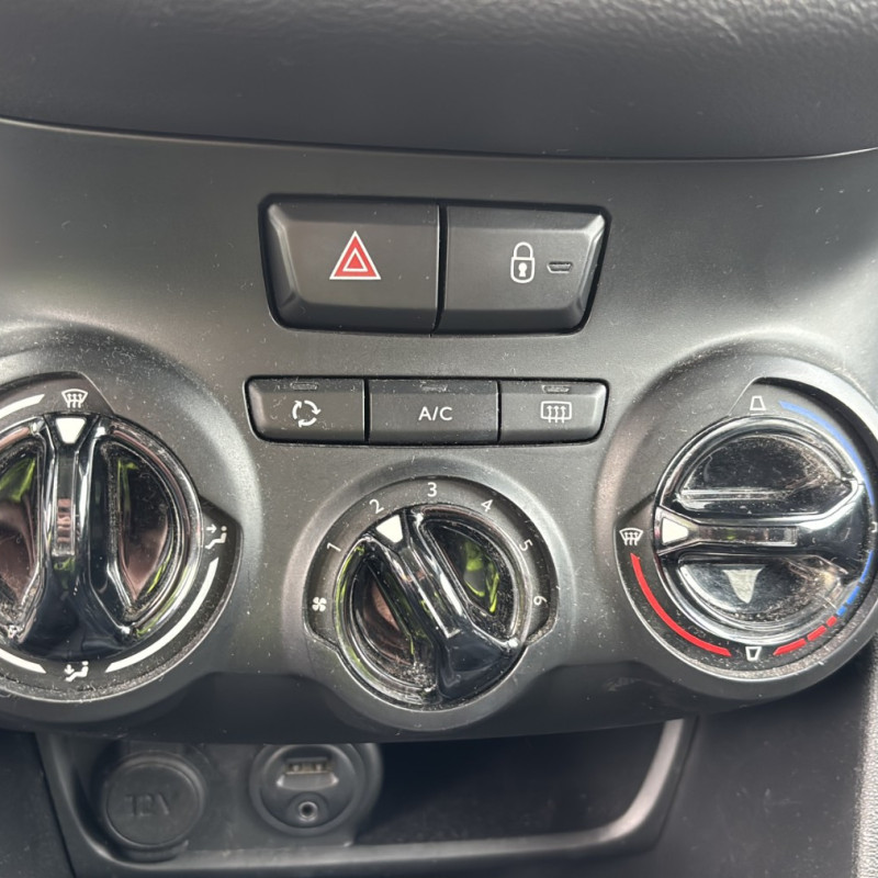 PEUGEOT 208 1 PHASE 1 1.2 VTI - 12V Photo n°28