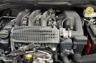 PEUGEOT 208 1 PHASE 1 1.2 VTI - 12V