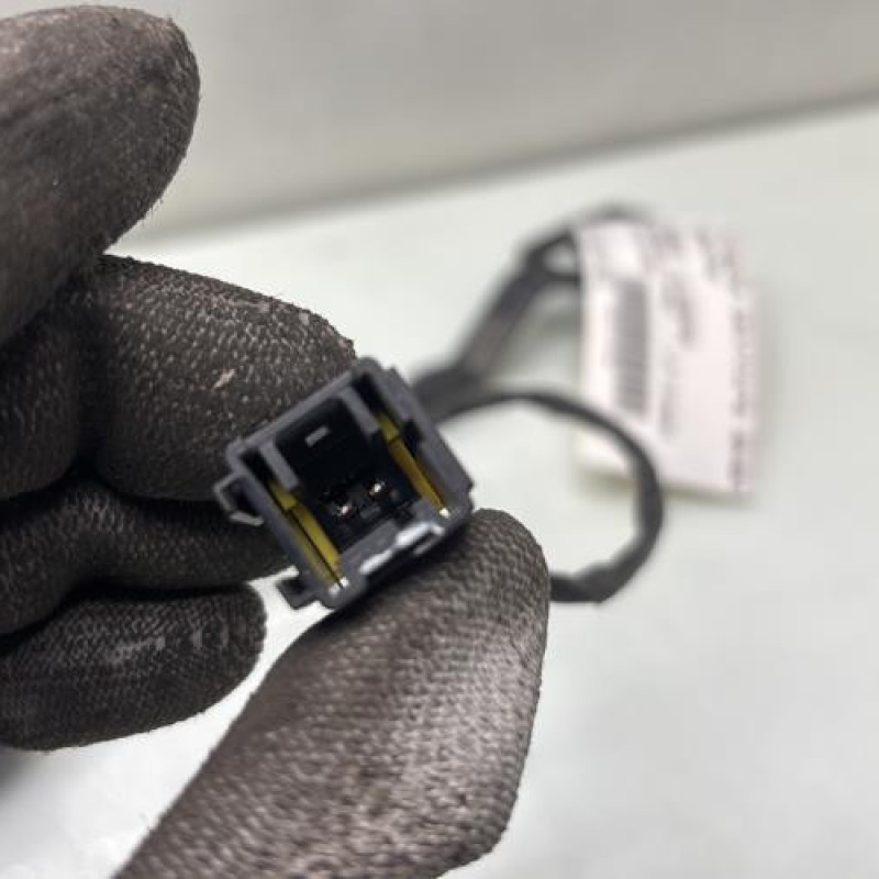 Attache ceinture avant gauche PEUGEOT PARTNER 3 Photo n°3