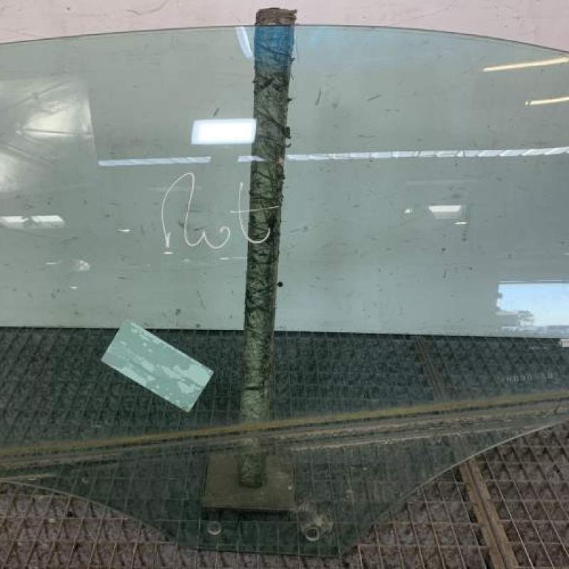 Vitre arriere gauche AUDI A4 3 Photo n°4