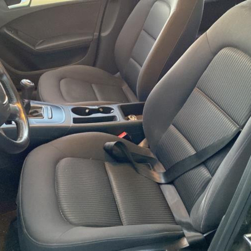 Vitre arriere gauche AUDI A4 3 Photo n°15