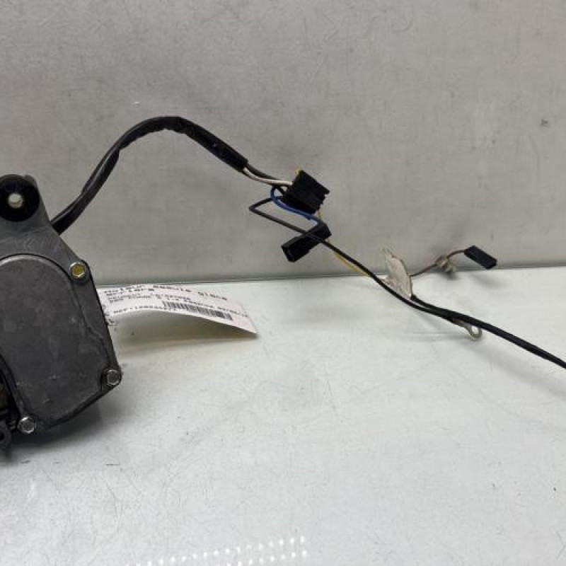 Moteur essuie glace arriere PEUGEOT 205 Photo n°2