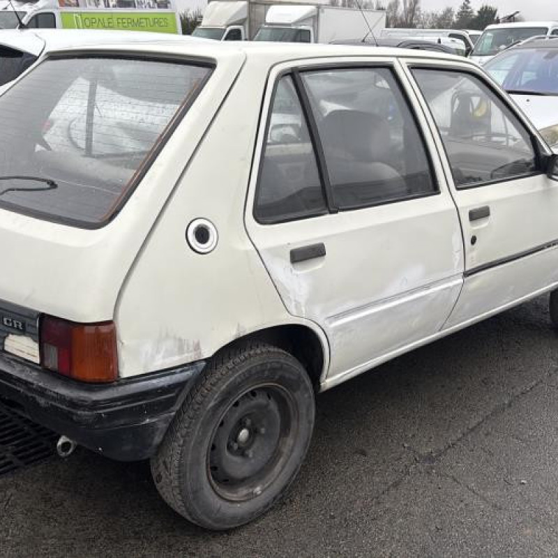 Moteur essuie glace arriere PEUGEOT 205 Photo n°8