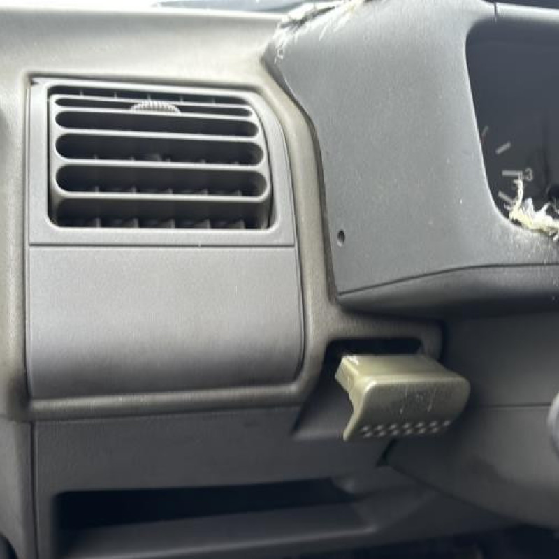 Moteur essuie glace arriere PEUGEOT 205 Photo n°18