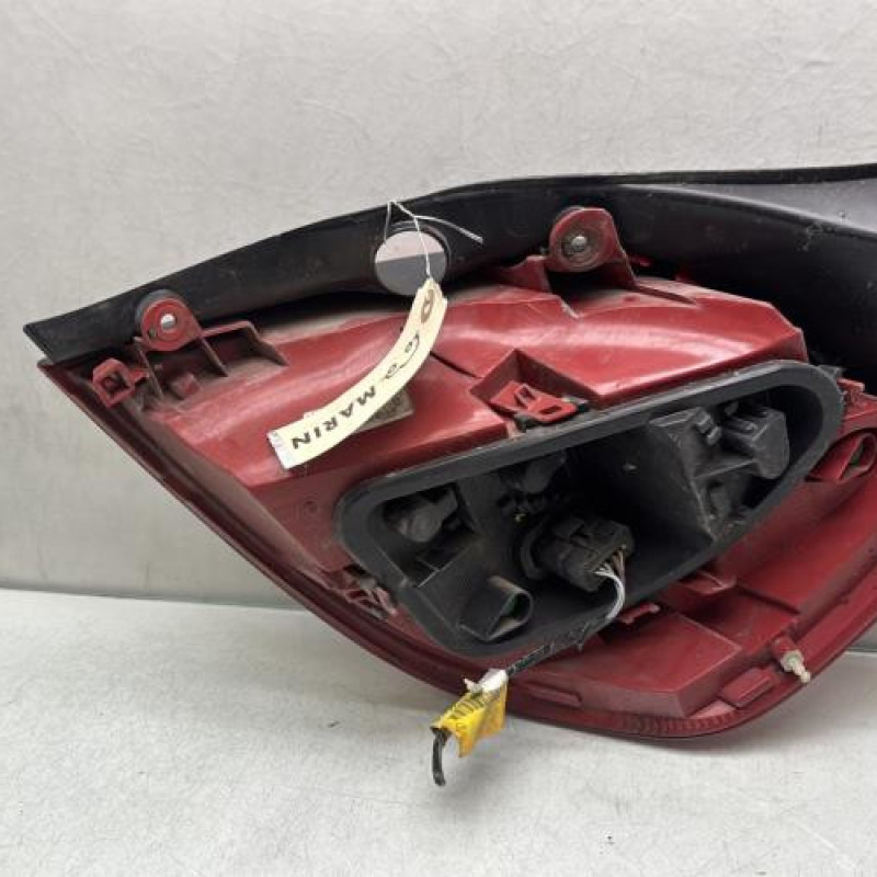 Feu arriere principal gauche (feux) RENAULT CLIO 3 Photo n°2