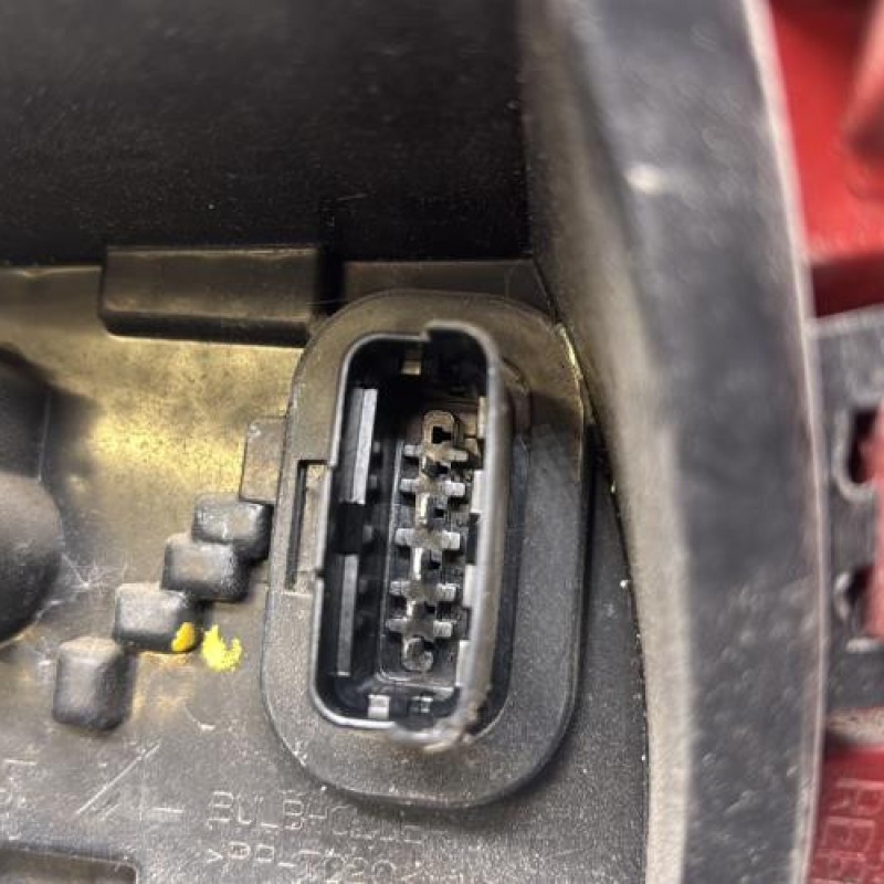 Feu arriere principal gauche (feux) RENAULT CLIO 3 Photo n°3