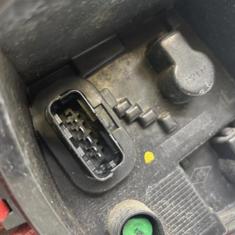 Feu arriere principal droit (feux) RENAULT CLIO 3 Photo n°3