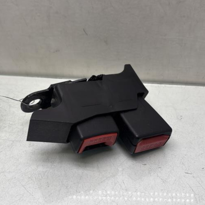 Attache ceinture arriere droit RENAULT CLIO 3 Photo n°3