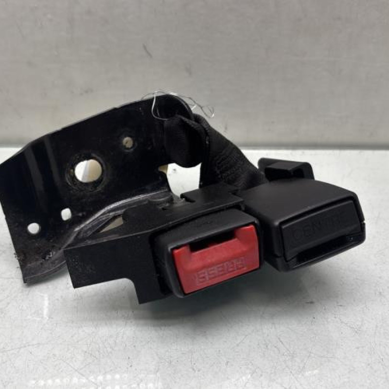 Attache ceinture arriere gauche RENAULT CLIO 3 Photo n°1
