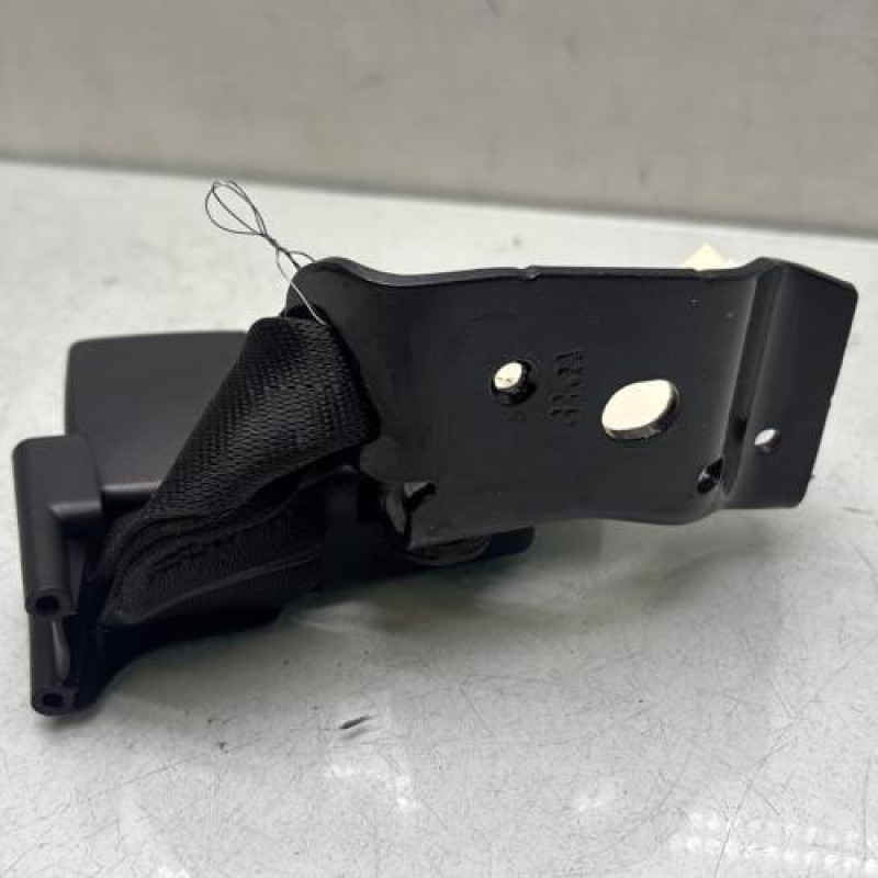 Attache ceinture arriere gauche RENAULT CLIO 3 Photo n°2