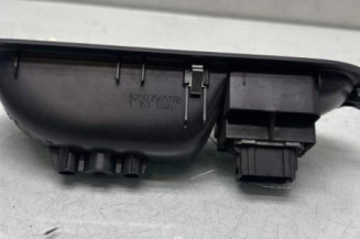 Interrupteur de leve vitre avant droit RENAULT CLIO 3