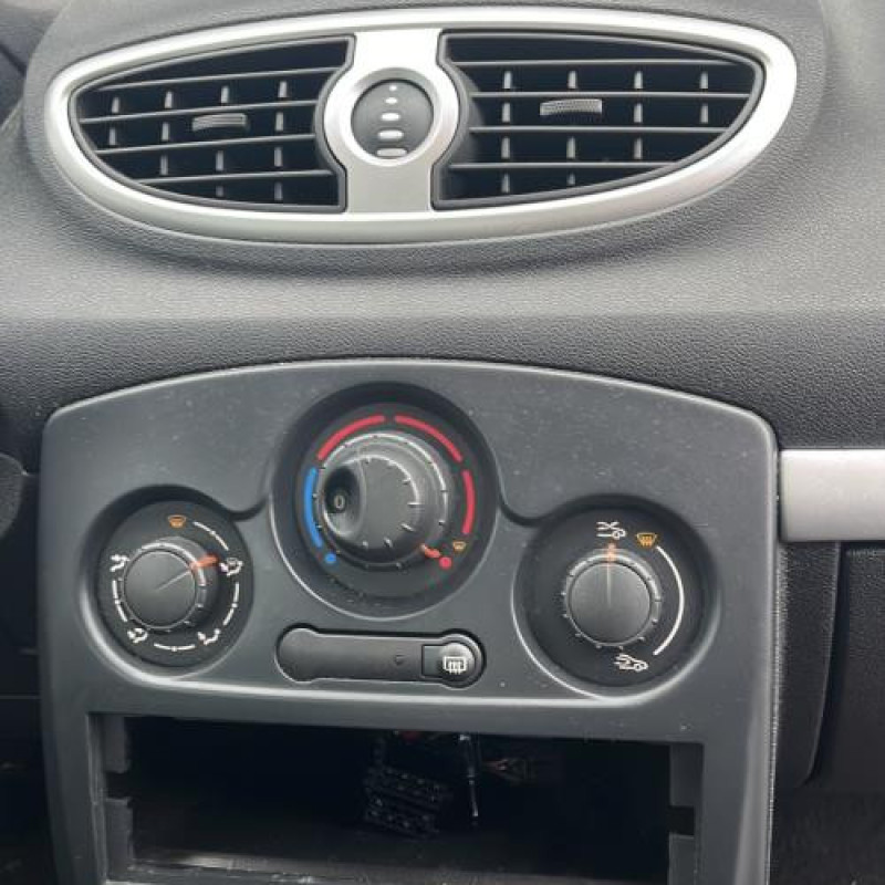 Serrure avant gauche RENAULT CLIO 3 Photo n°8