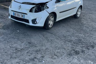 Attache ceinture arriere gauche RENAULT TWINGO 2