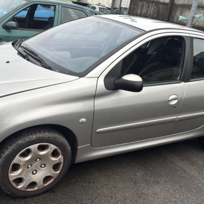 Aile avant droit PEUGEOT 206 Photo n°17