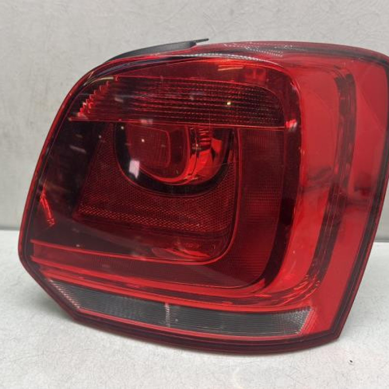 Feu arriere principal gauche (feux) VOLKSWAGEN POLO 5 Photo n°1