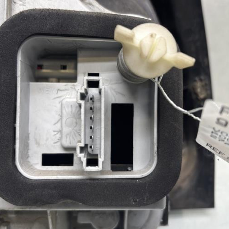 Feu arriere principal gauche (feux) VOLKSWAGEN POLO 5 Photo n°3