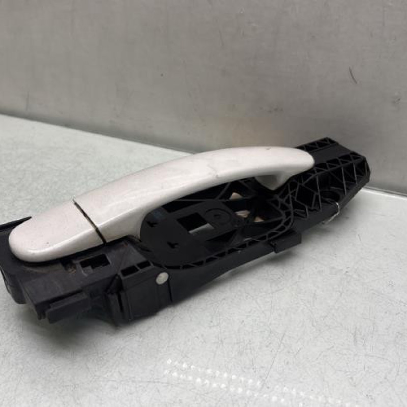 Poignee porte arriere droit VOLKSWAGEN POLO 5 Photo n°2