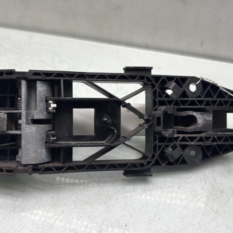 Poignee porte arriere gauche VOLKSWAGEN POLO 5 Photo n°4