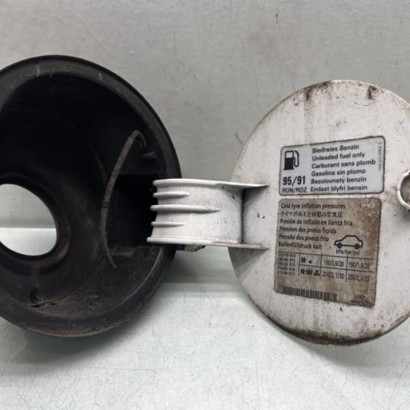 Trappe d'essence VOLKSWAGEN POLO 5 Photo n°2