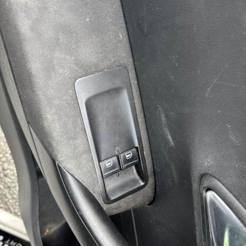 Boitier air bag VOLKSWAGEN POLO 5 Photo n°15