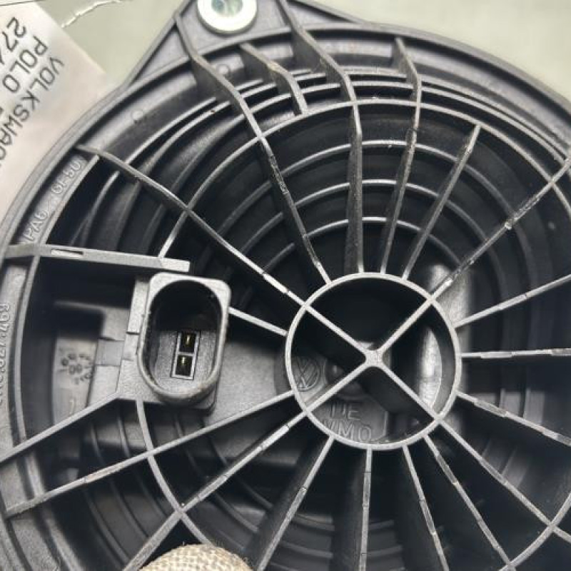 Bouton de coffre VOLKSWAGEN POLO 5 Photo n°3