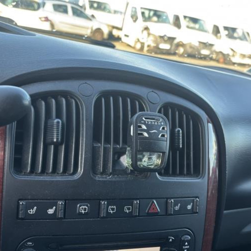 Feu arriere principal gauche (feux) CHRYSLER GRAND VOYAGER 4 Photo n°20