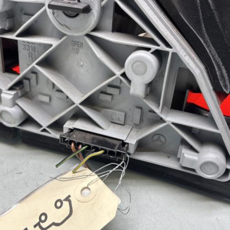 Feu arriere principal droit (feux) MERCEDES CLASSE C 203 Photo n°3