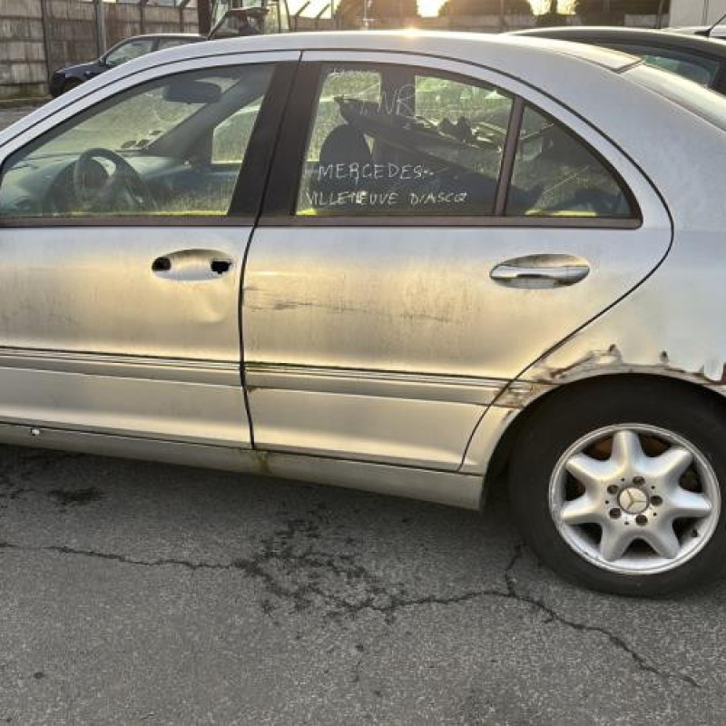 Feu arriere principal droit (feux) MERCEDES CLASSE C 203 Photo n°19