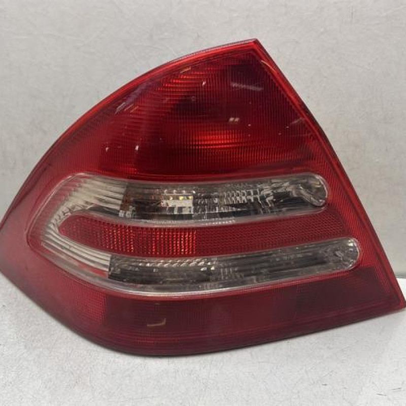 Feu arriere principal gauche (feux) MERCEDES CLASSE C 203 Photo n°1