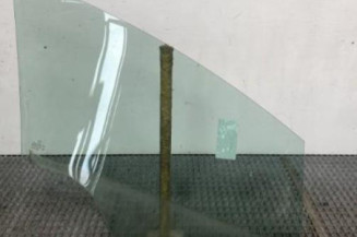 Vitre avant gauche PEUGEOT 3008 1