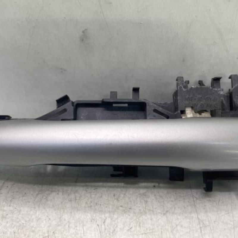 Poignee porte arriere gauche RENAULT SCENIC 2 Photo n°1