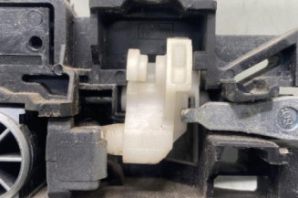 Poignee porte arriere gauche RENAULT SCENIC 2