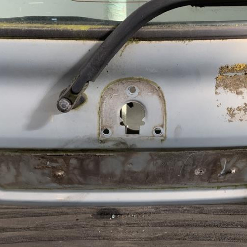 Malle/Hayon arriere RENAULT TWINGO 1 Photo n°3