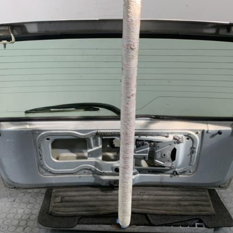 Malle/Hayon arriere RENAULT TWINGO 1 Photo n°8