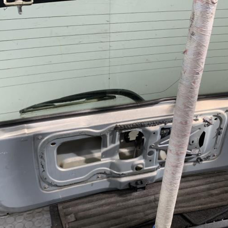 Malle/Hayon arriere RENAULT TWINGO 1 Photo n°9