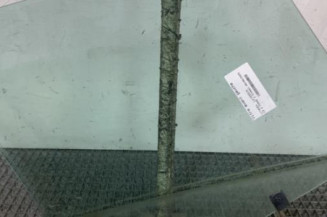 Vitre avant gauche CITROEN C3 2 Photo n°1