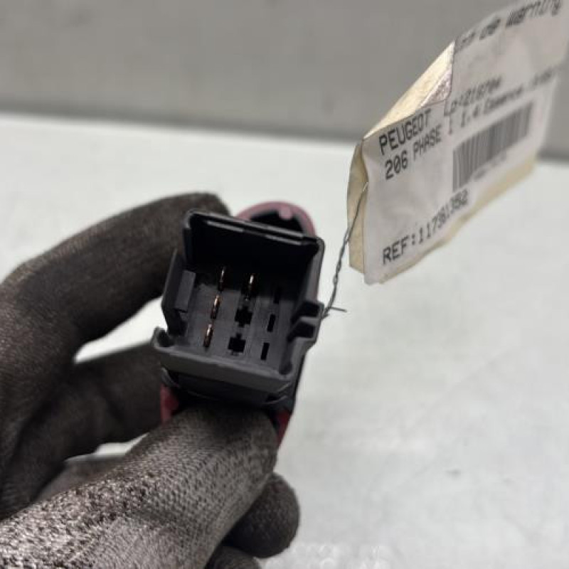 Bouton de warning PEUGEOT 206 Photo n°3