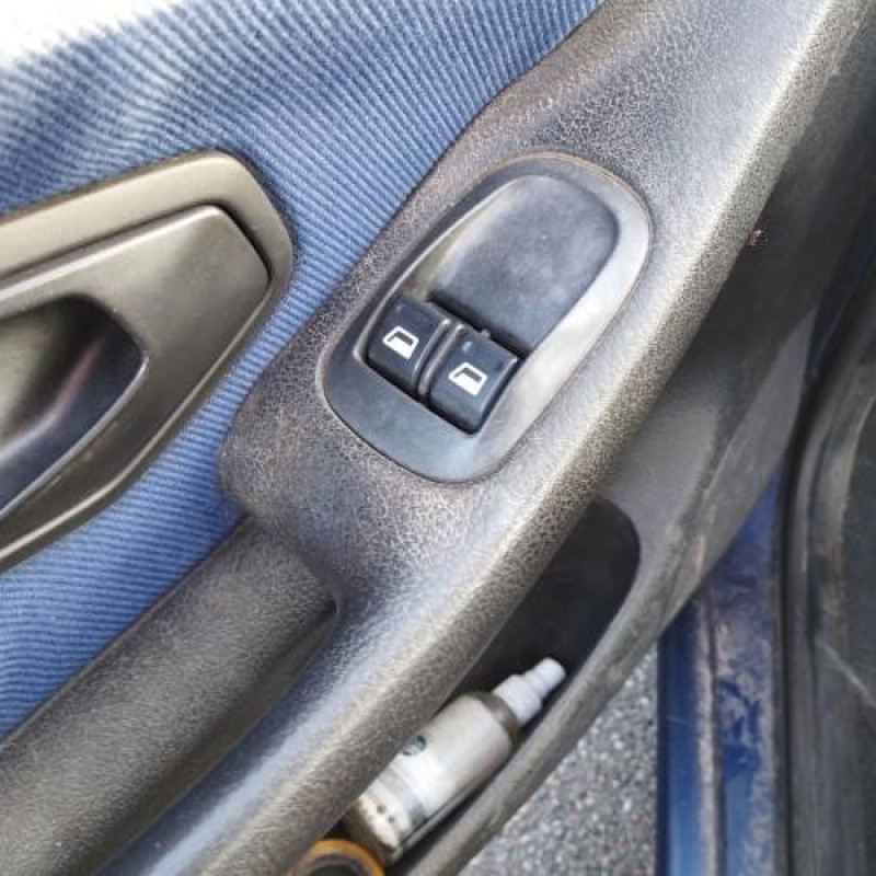 Porte avant gauche PEUGEOT 306 Photo n°15