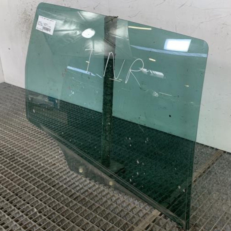 Vitre arriere droit PEUGEOT 307 Photo n°3