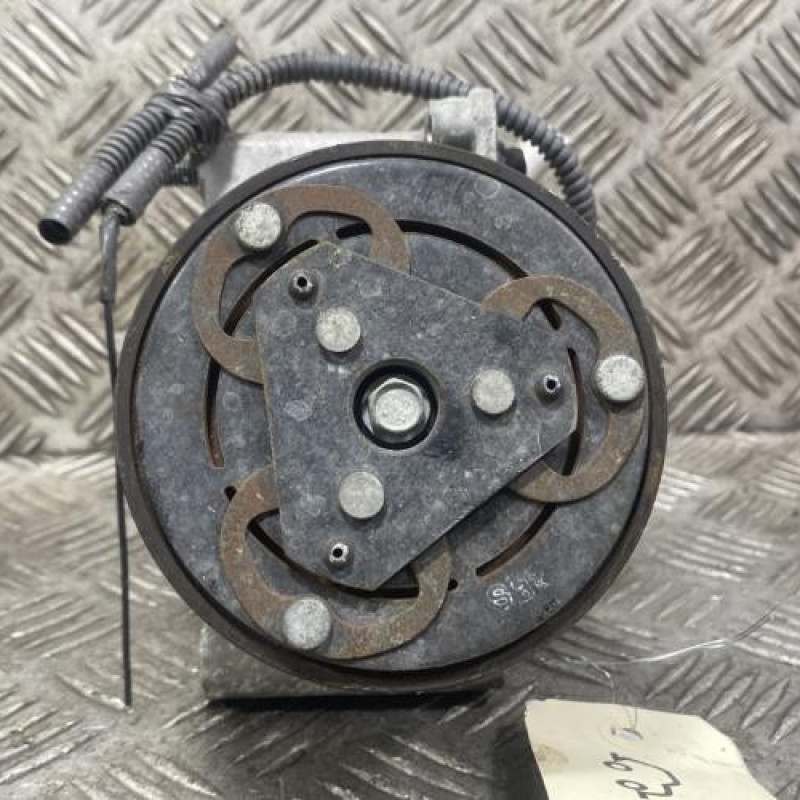 Compresseur clim PEUGEOT 107 Photo n°3