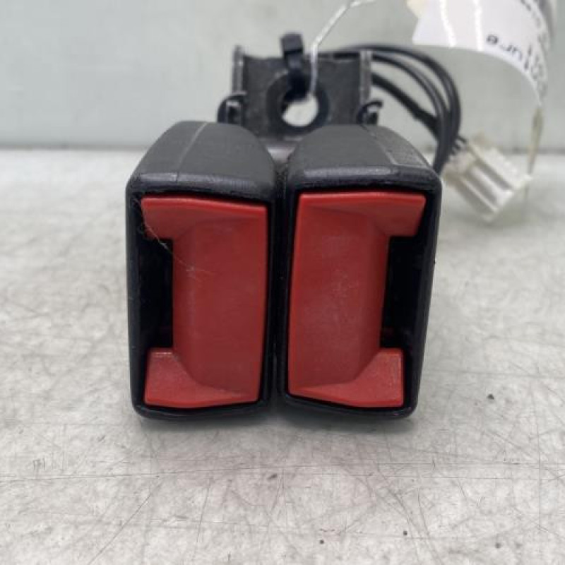 Attache ceinture arriere droit PEUGEOT 308 2 Photo n°2