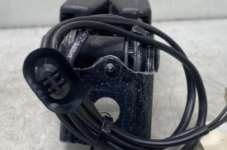 Attache ceinture arriere droit PEUGEOT 308 2