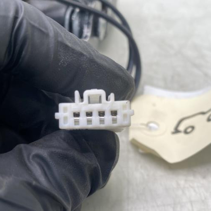 Attache ceinture arriere droit PEUGEOT 308 2 Photo n°4