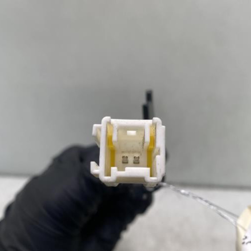 Attache ceinture avant gauche PEUGEOT 308 2 Photo n°3