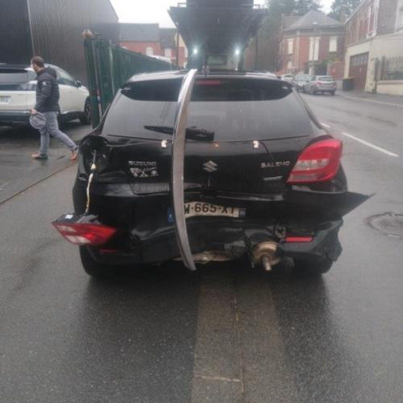 Porte avant droit SUZUKI BALENO 2 Photo n°16